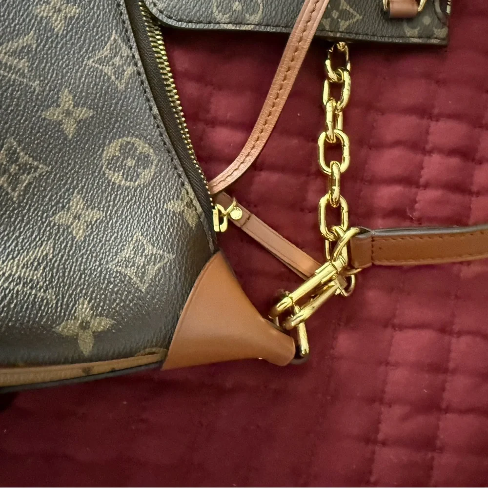Louis Vuitton Brown Monogram Shoulder Bag - Picture 5 of 5
